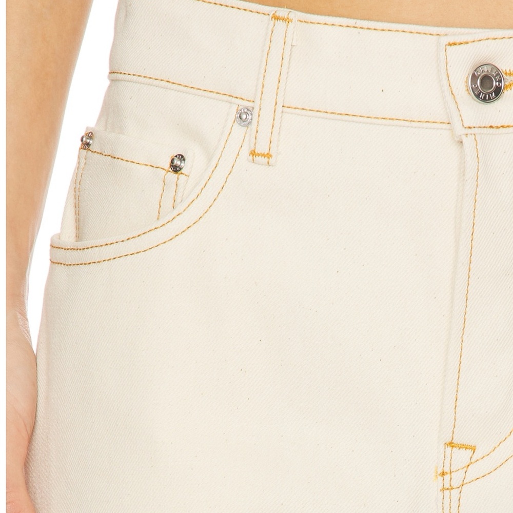 GRLFRND Boyfriend Jeans in Cream - Picture 5 of 16
